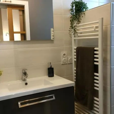 Bienvenue Chez R&j A Apartment *